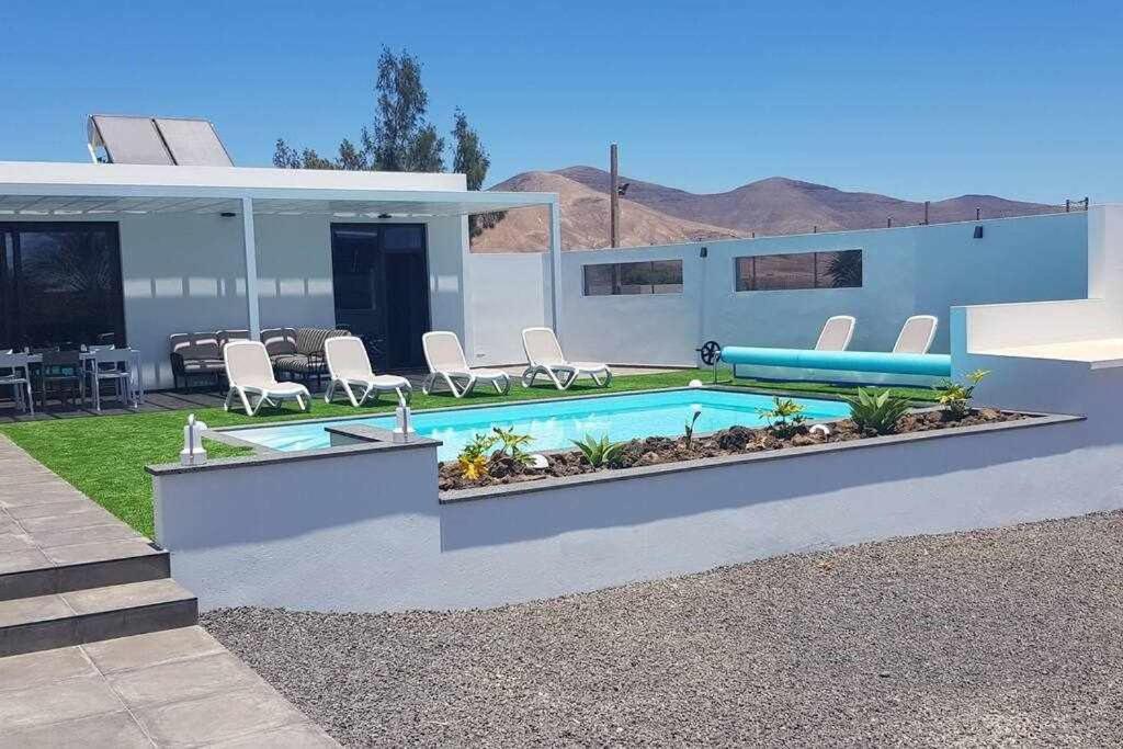 Villa Ponzos Chalet Independiente Y Privado Triquivijate المظهر الخارجي الصورة