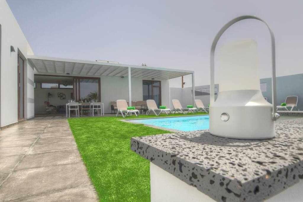 Villa Ponzos Chalet Independiente Y Privado Triquivijate المظهر الخارجي الصورة