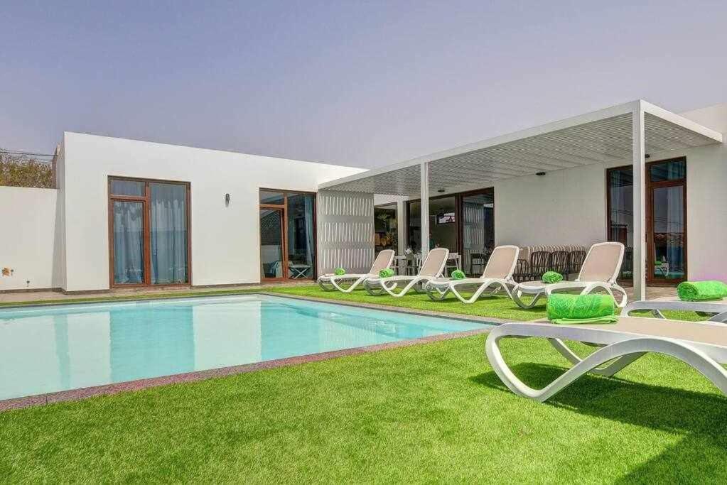 Villa Ponzos Chalet Independiente Y Privado Triquivijate المظهر الخارجي الصورة